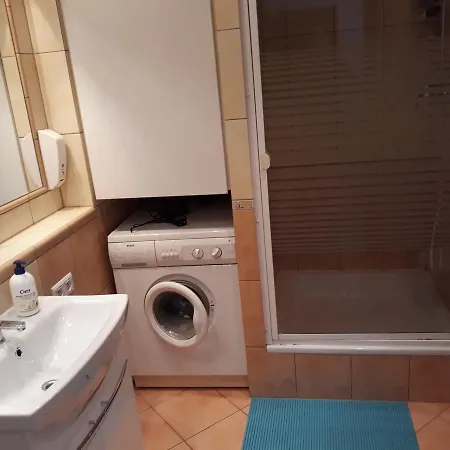 Airport Hostel Olympic Swimming Pool *